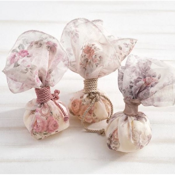 Favors pouches Floral handkerchief Wedding guests gifts Baby girl baptism souvenirs Romantic marriage