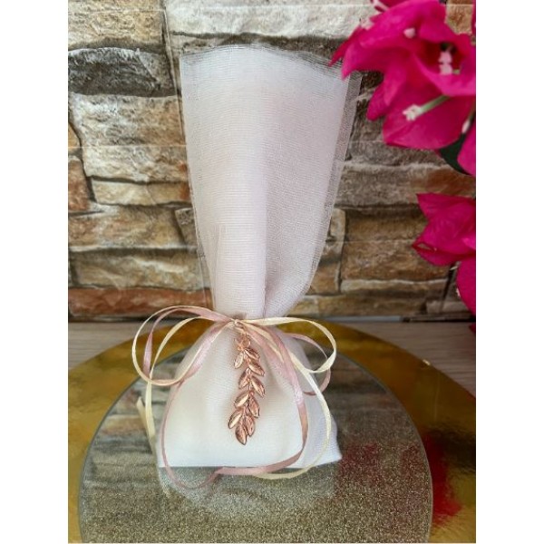 Favors olive charm Tulle pouch Wedding bomboniere Rose gold wedding favors with koufeta confetti